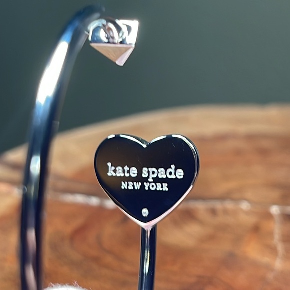 NWT KATE SPADE HEART ARROW SILVER CUFF BRACELET - Picture 8 of 11